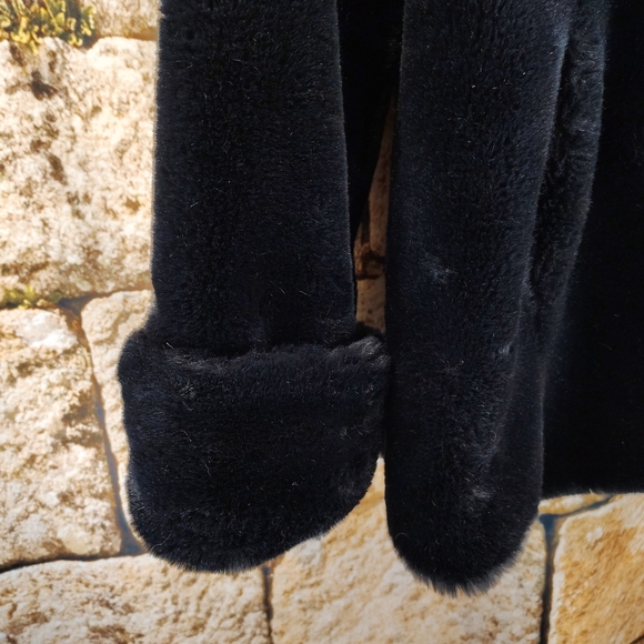 Bernardo Black Faux Fur Double Breasted Jacket Women's Size Large - Picture 7 of 16